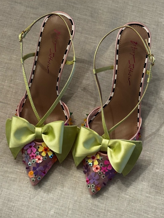 Betsey Johnson Shoes - Betsey Johnson “Melisa Pink Multi” Floral Bow Heels - Size 11